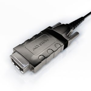 Bild 2: Der A+ Camera Link HS CX4AOC Steckverbinder (Active Optical Cables) basiert auf dem bekannten CX4-Steckverbinder.