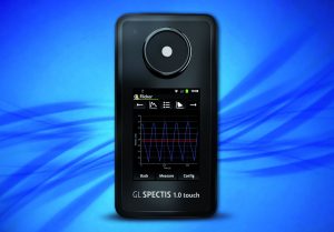 Mit dem Spectis 1.0 Touch FL können mittels FFT-Messung bis zu fünf dominante Frequenzanteile erfasst werden. (Bild: GL Optic Lichtmesstechnik GmbH)